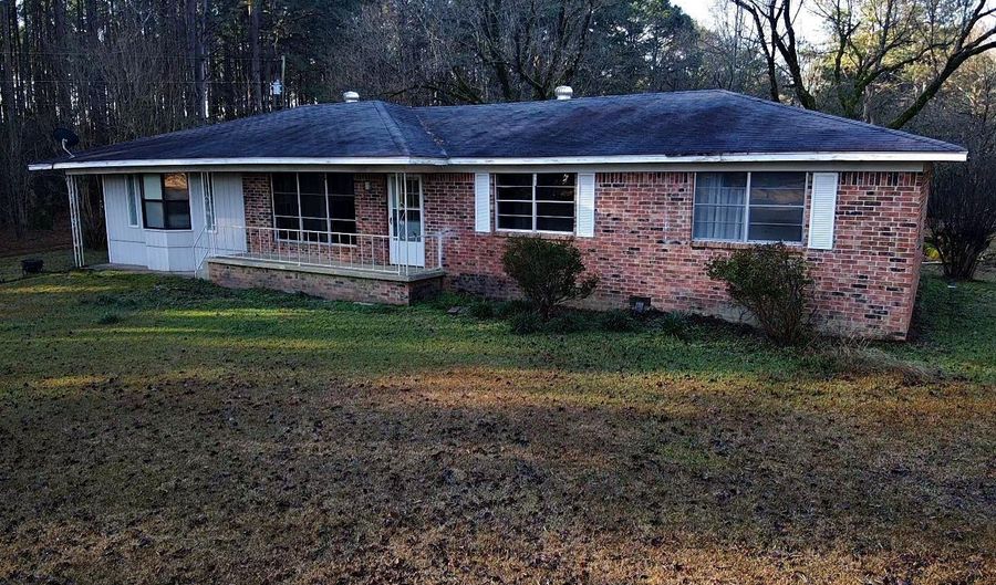6961 W Hwy 8, Arkadelphia, AR 71923 - 3 Beds, 1 Bath