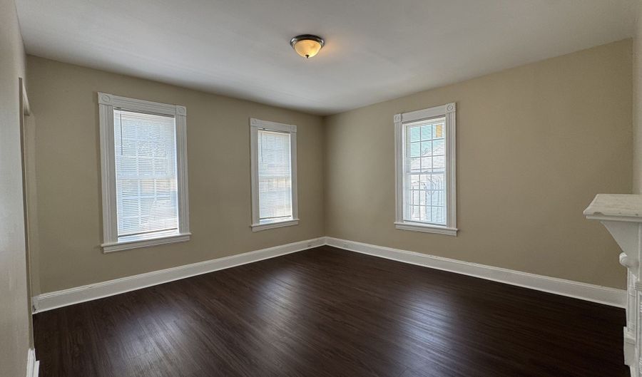 184 Pacific St, Bridgeport, CT 06604 - 4 Beds, 1 Bath