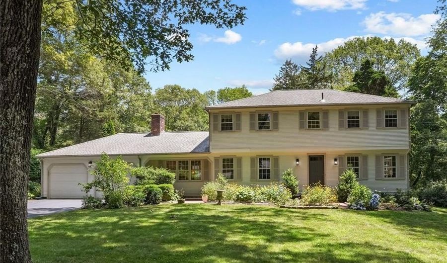30 Stone Ridge Dr, East Greenwich, RI 02818 - 4 Beds, 3 Bath