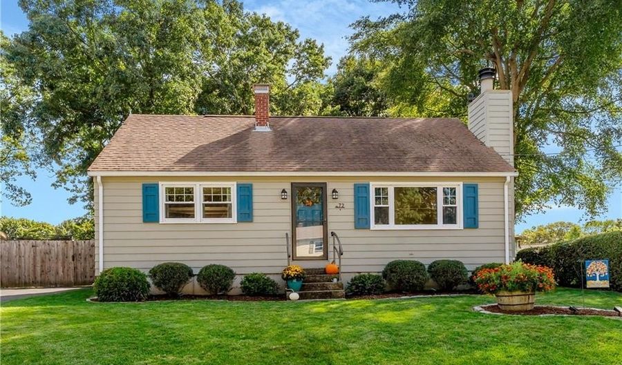 72 Windsor Park Dr, Coventry, RI 02816 - 3 Beds, 2 Bath