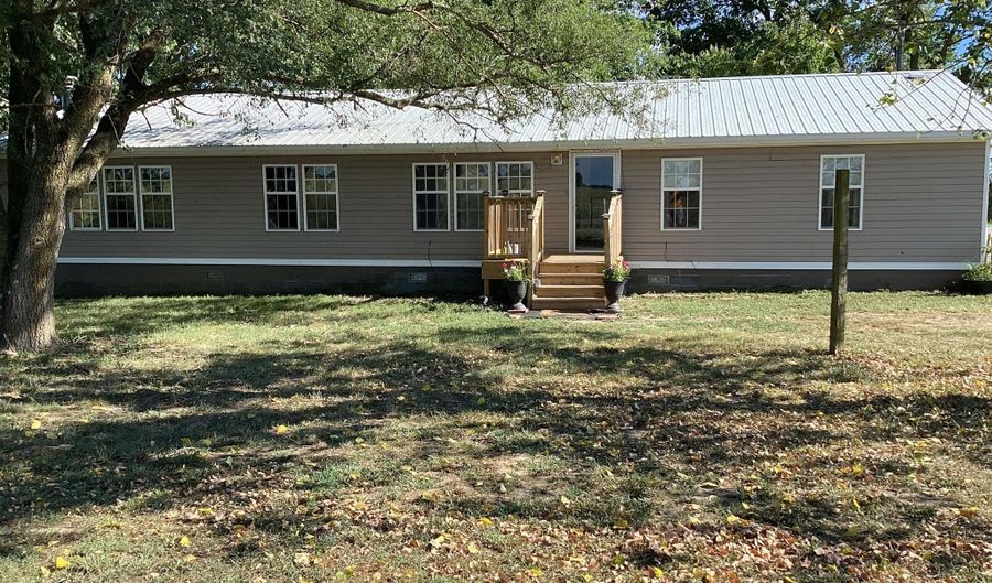 23731 Farm Road 2000, Aurora, MO 65605 - 3 Beds, 2 Bath