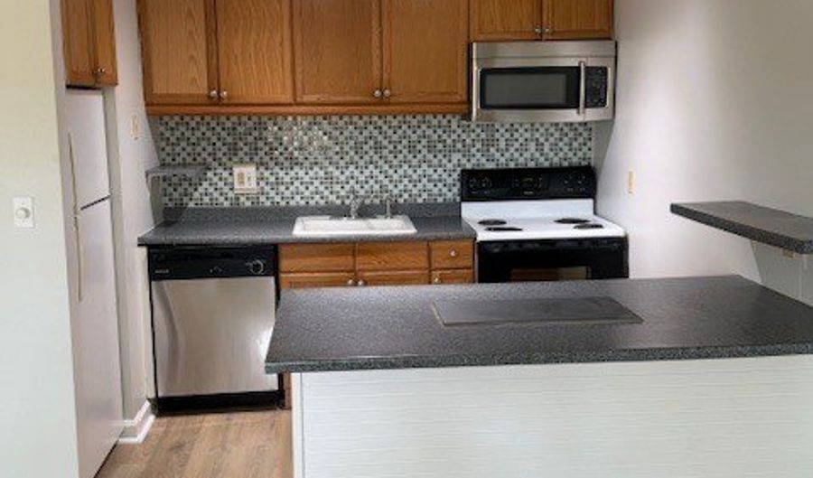 239 Old Farms Rd 16D, Avon, CT 06001 - 2 Beds, 1 Bath