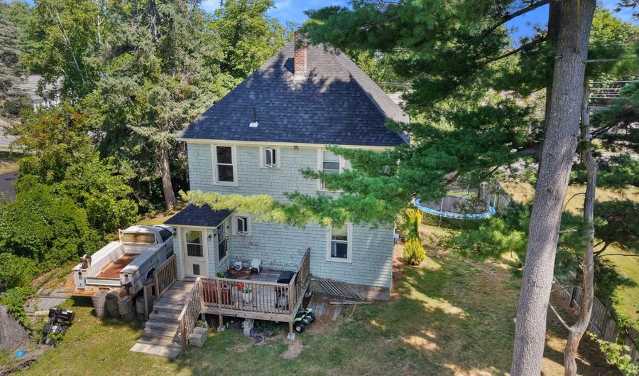 788 Union St, Bangor, ME 04401 - 3 Beds, 1 Bath