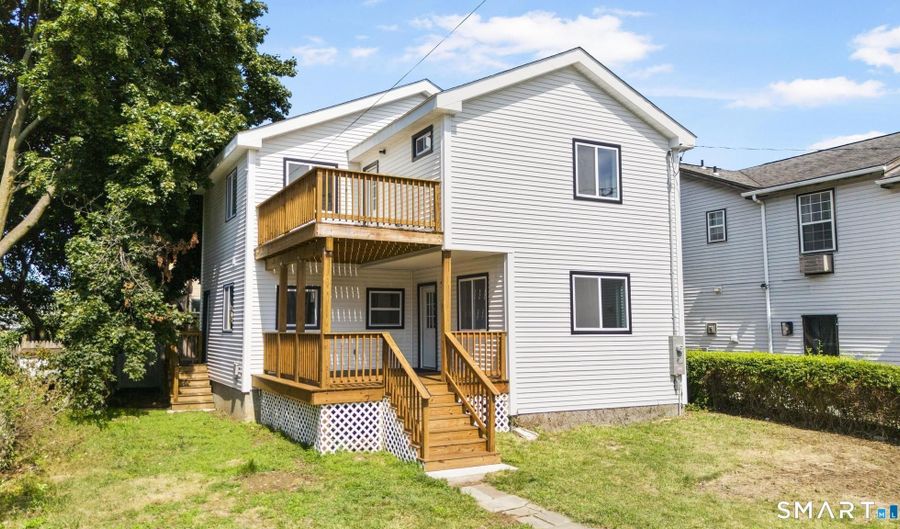 810 Brewster St, Bridgeport, CT 06605 - 3 Beds, 3 Bath