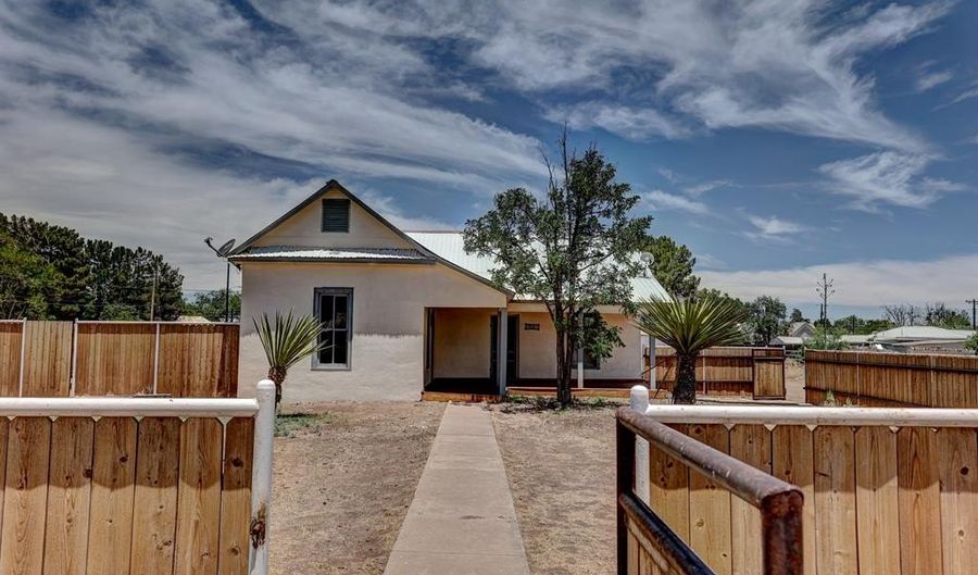 301 E Ave B, Alpine, TX 79830 - 2 Beds, 1 Bath