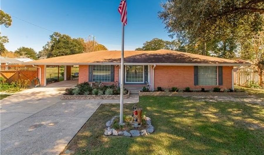 826 AVENUE E, Bogalusa, LA 70427 - 3 Beds, 2 Bath