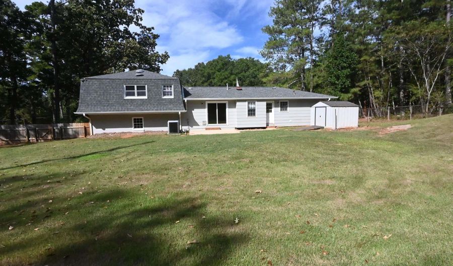 1209 BIRCHWOOD Dr, Anniston, AL 36207 - 4 Beds, 3 Bath