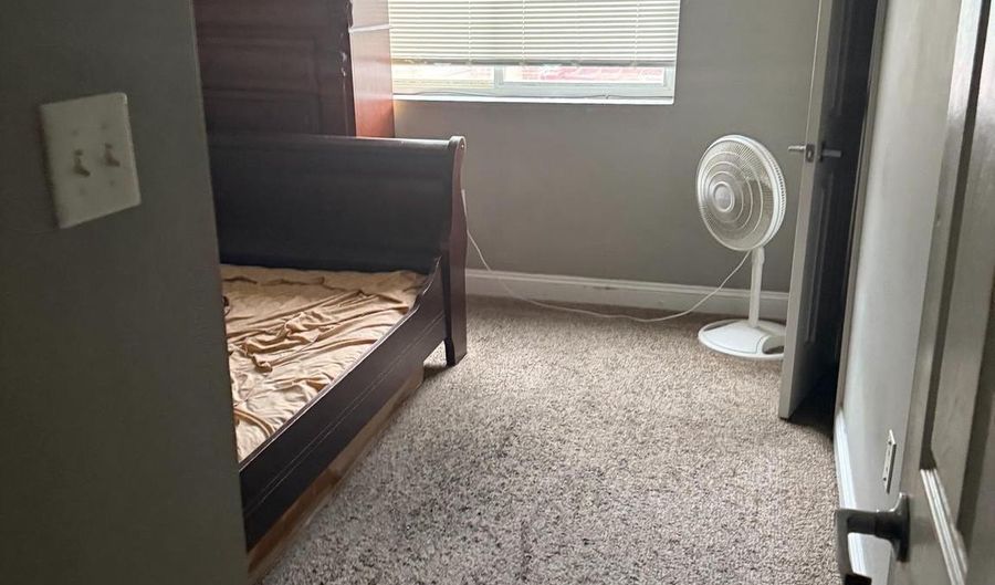 2215 HUNTER Pl SE 303, Washington, DC 20020 - 2 Beds, 1 Bath