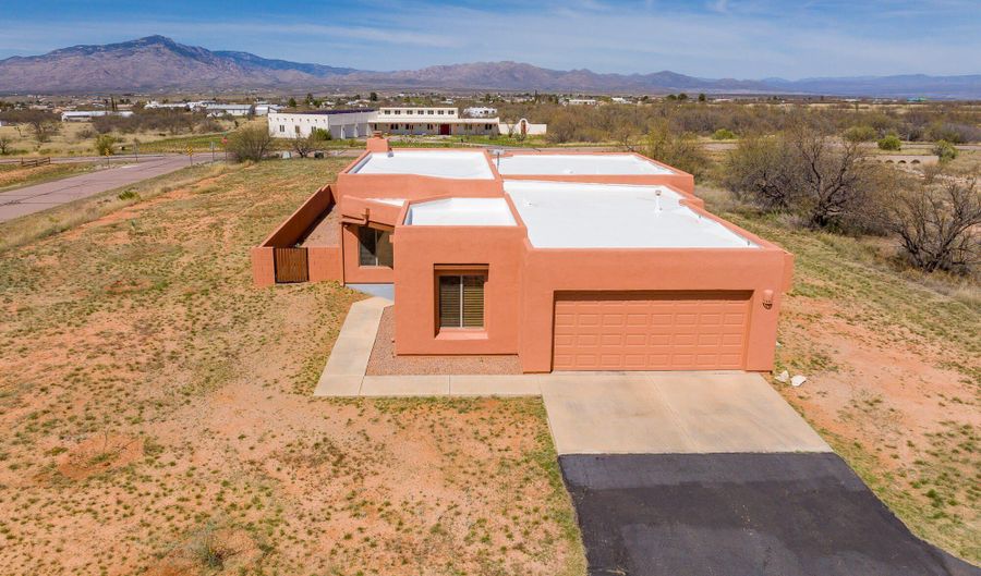 3203 W Thunder Pass Rd, Benson, AZ 85602 - 3 Beds, 2 Bath
