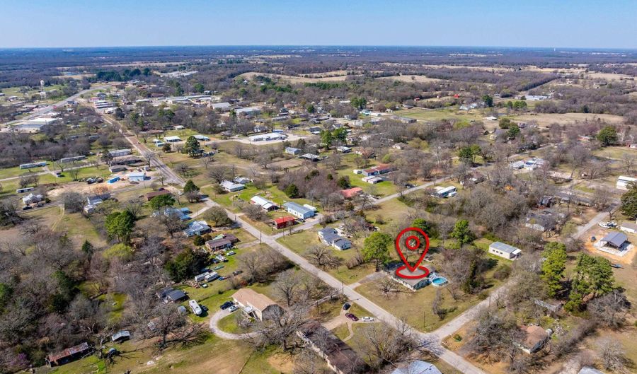 609 E Quitman St, Alba, TX 75410 - 3 Beds, 2 Bath