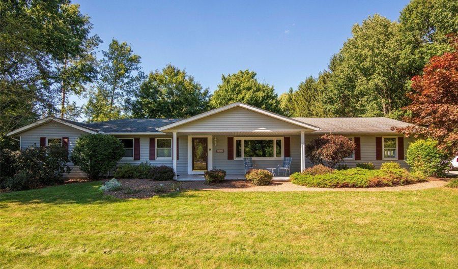 3840 CHAPEL HILL Dr, Erie, PA 16506 - 3 Beds, 2 Bath