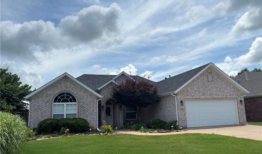 3201 SW Camden Dr, Bentonville, AR 72712 - 4 Beds, 2 Bath