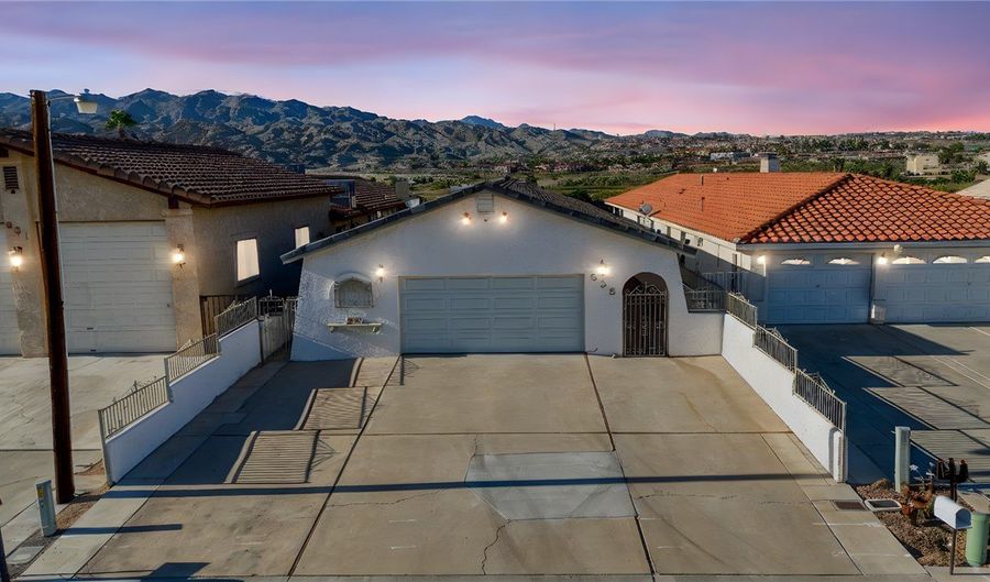 635 Riverfront Dr, Bullhead City, AZ 86442 - 5 Beds, 3 Bath
