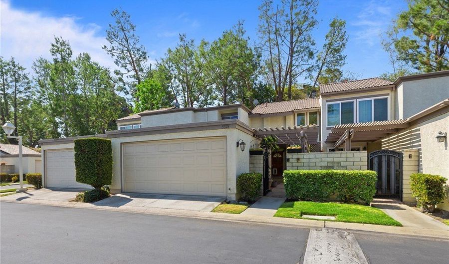 5524 E Vista Del Dia, Anaheim, CA 92807 - 2 Beds, 3 Bath