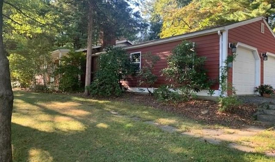 1694 CEDAR TOP Rd, Reading, PA 19607 - 3 Beds, 2 Bath