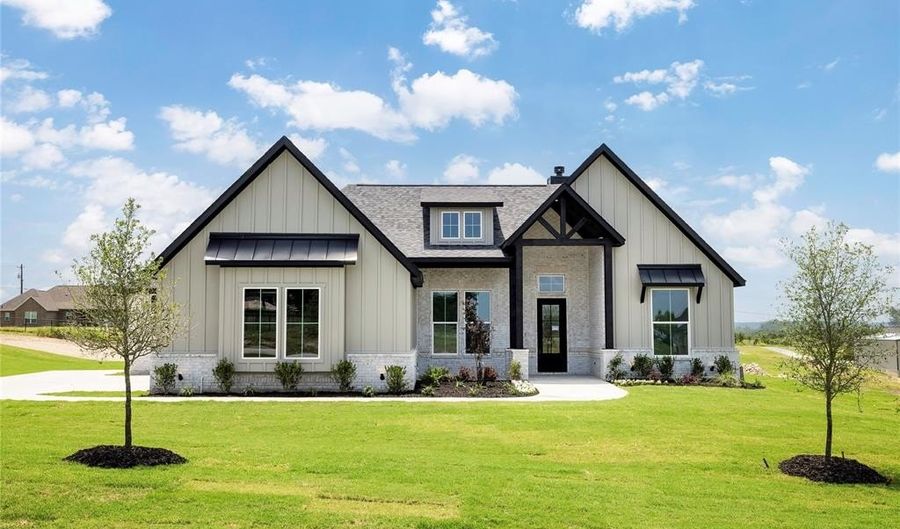 233 Oak Meadow Ln, Weatherford, TX 76085 - 4 Beds, 3 Bath