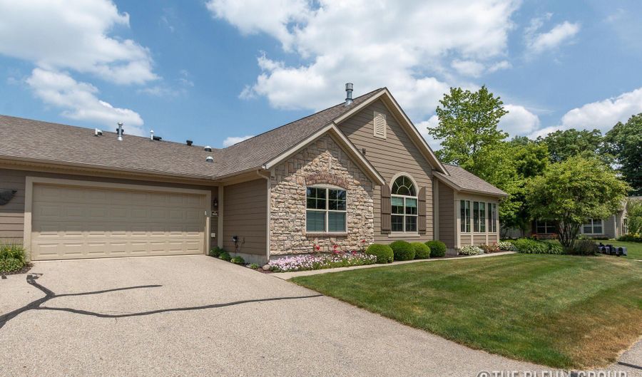 955 Bridge Crest Dr SE, Ada, MI 49301 - 3 Beds, 2 Bath