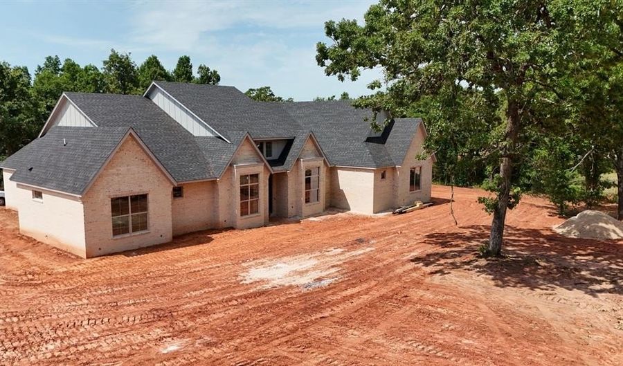 8121 Red Feather, Arcadia, OK 73007 - 5 Beds, 4 Bath