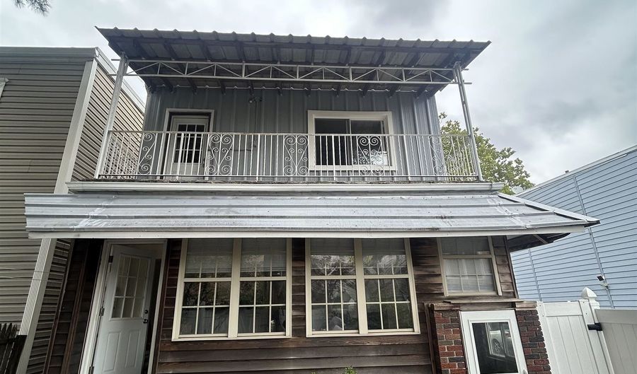 80 E 24TH St 2, Bayonne, NJ 07002 - 2 Beds, 1 Bath