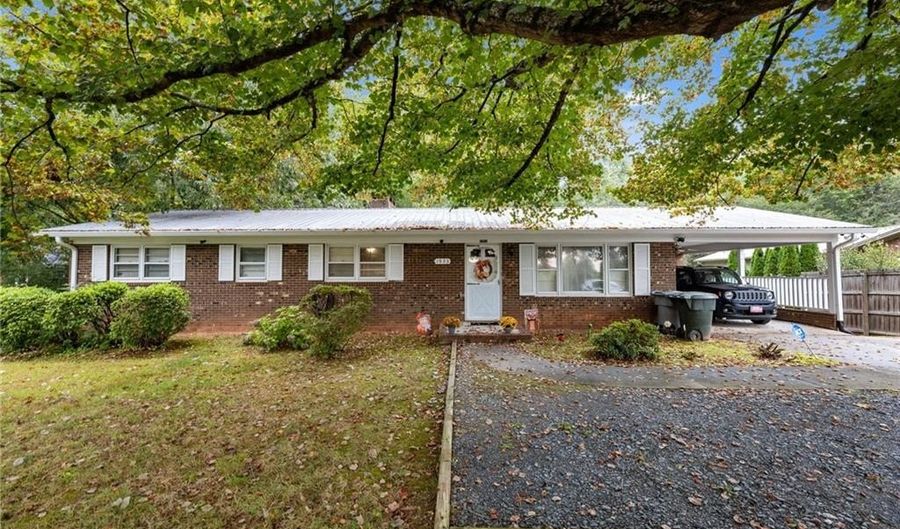 1933 Gold Hill Rd, Asheboro, NC 27203 - 3 Beds, 3 Bath