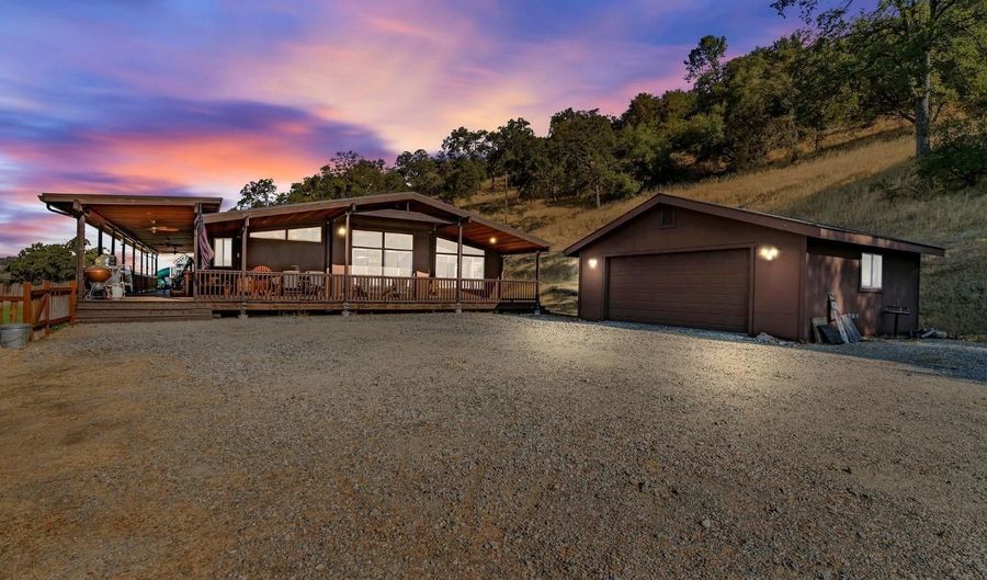 1560 Pinto Dr, Angels Camp, CA 95222 - 3 Beds, 3 Bath