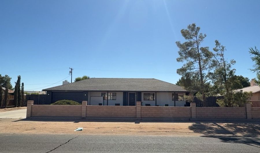 13839 Rincon, Apple Valley, CA 92307 - 4 Beds, 2 Bath