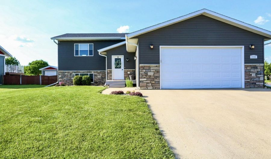 1202 SW 13th Ave, Aberdeen, SD 57401 - 4 Beds, 2 Bath