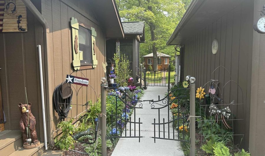 6239 Blackberry Dr, Alger, MI 48610 - 3 Beds, 1 Bath