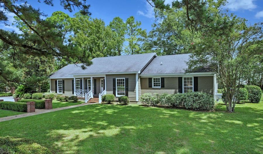 2215 WALLINGTON Dr, Albany, GA 31707 - 4 Beds, 4 Bath