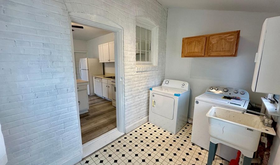 335 N BRADFORD St, Dover, DE 19904 - 3 Beds, 1 Bath