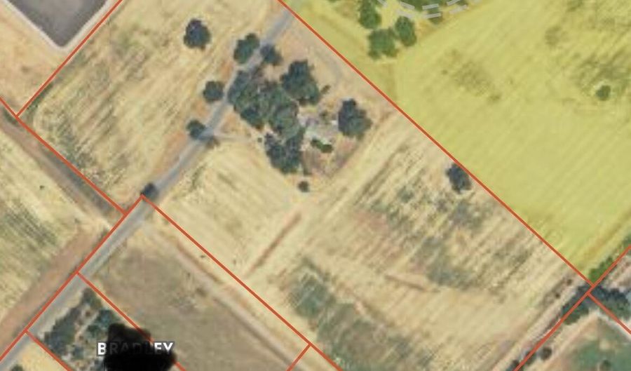 21077 Dodson Ln, Anderson, CA 96007 - 4 Beds, 2 Bath