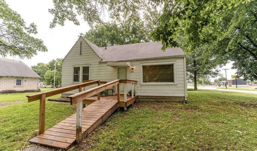 103 N Missouri St, Adrian, MO 64720 - 2 Beds, 1 Bath