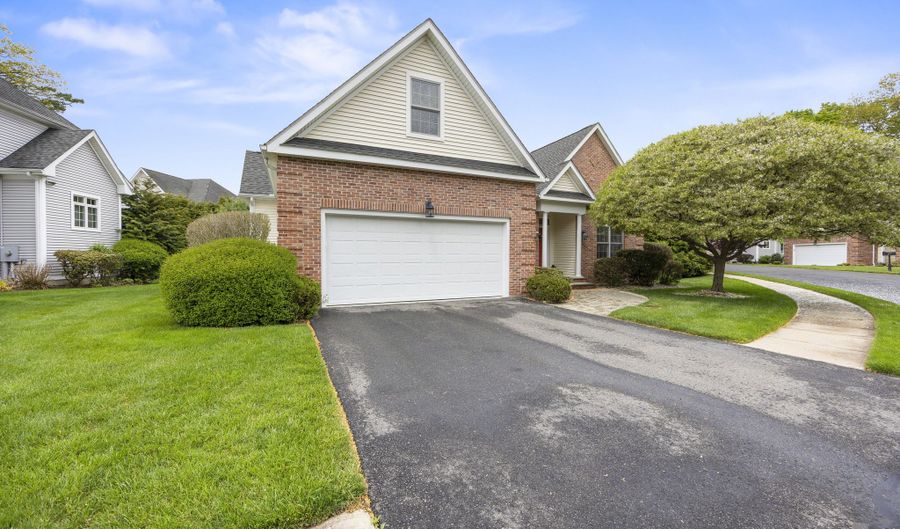 13 Stonegate Cir, Cheshire, CT 06410 - 3 Beds, 3 Bath