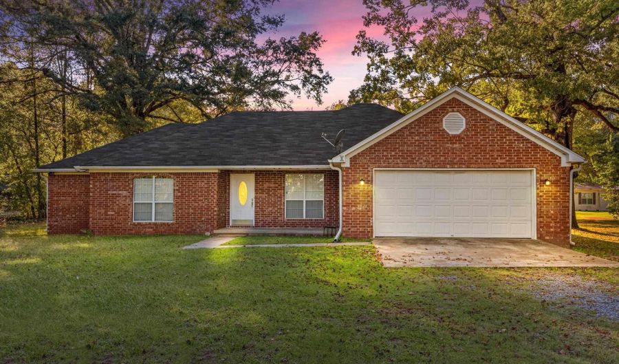 380 Apple Hill Rd, Austin, AR 72007 - 3 Beds, 2 Bath