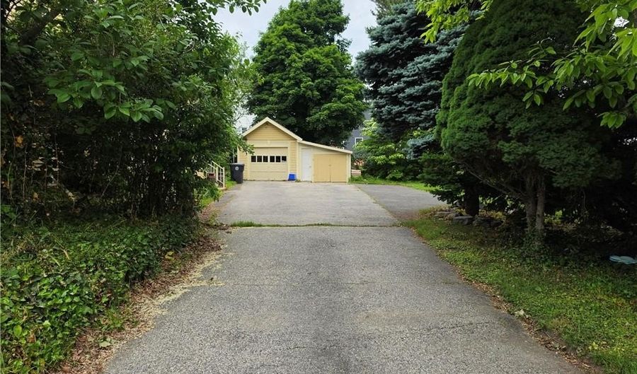 40 E Barrows St 2, Cumberland, RI 02864 - 2 Beds, 1 Bath