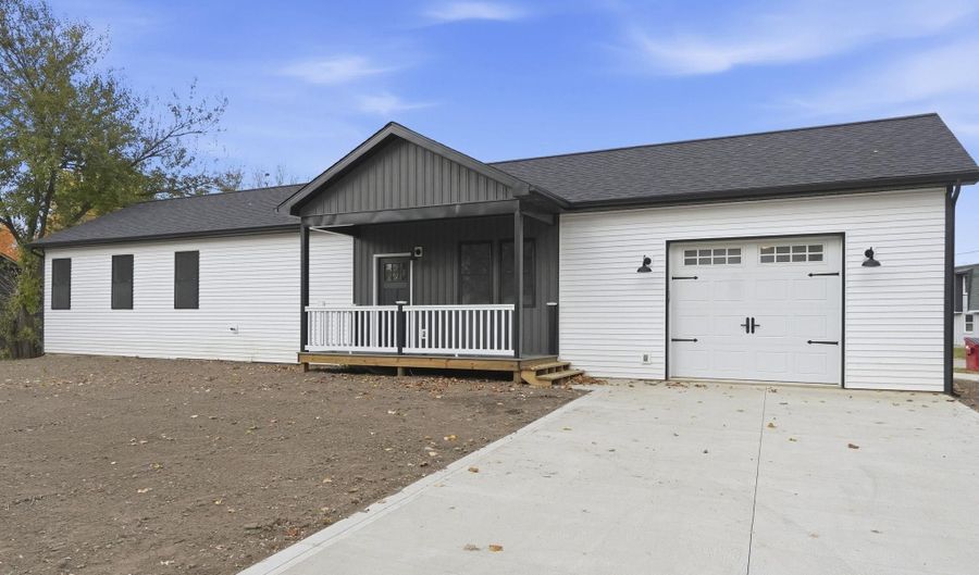 326 W Church St, Argos, IN 46501 - 3 Beds, 2 Bath