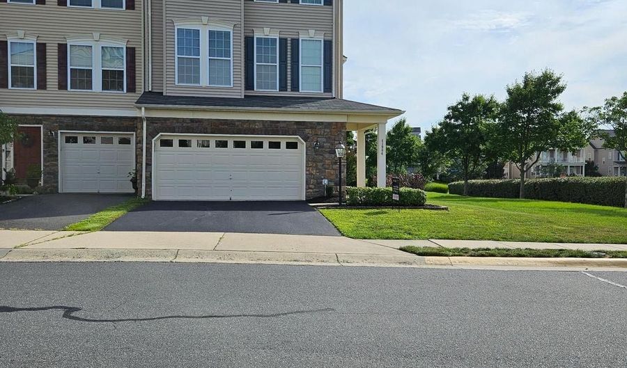 41904 DIABASE Sq, Aldie, VA 20105 - 3 Beds, 4 Bath