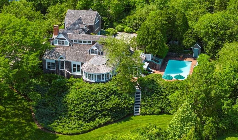315 Ocean Ave, Newport, RI 02840 - 4 Beds, 5 Bath