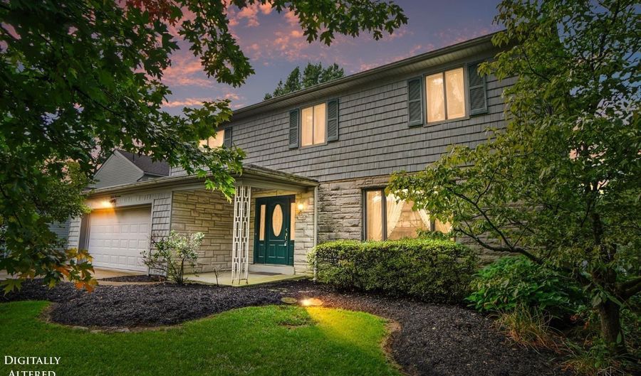 8017 Eastdale Dr, Anderson Twp., OH 45255 - 4 Beds, 3 Bath