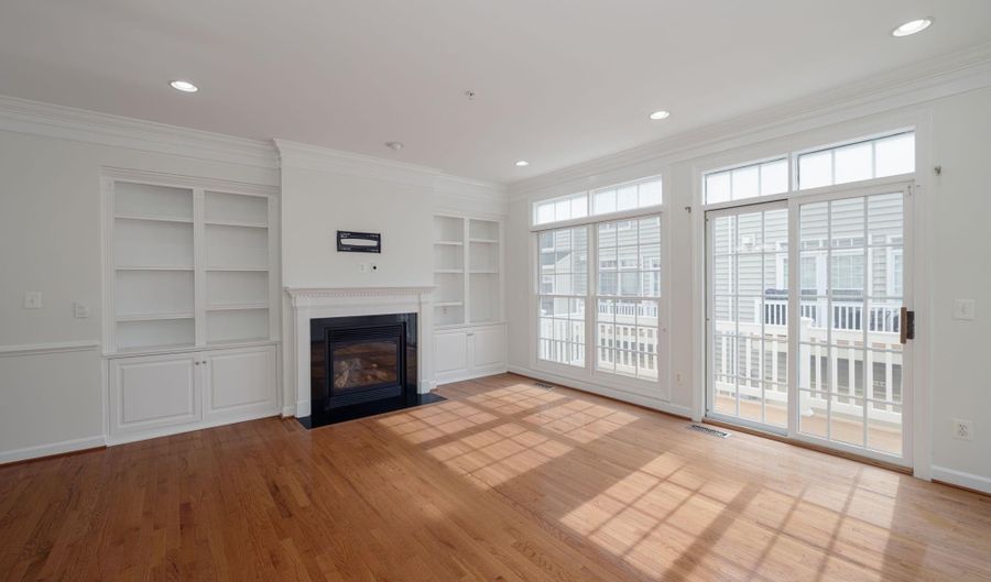 5180 BRAWNER Pl, Alexandria, VA 22304 - 3 Beds, 4 Bath