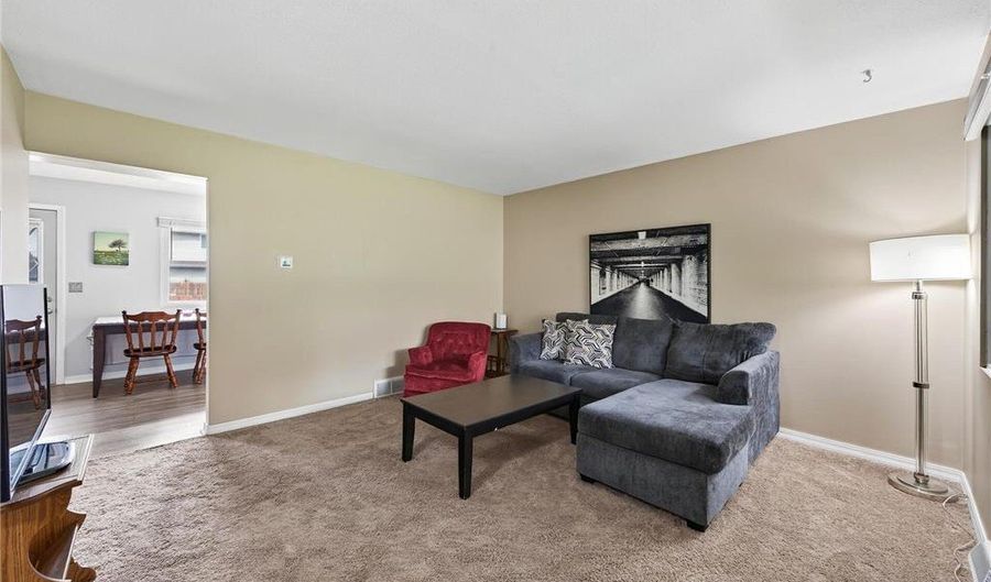 9011 18th Ave S, Bloomington, MN 55425 - 2 Beds, 1 Bath