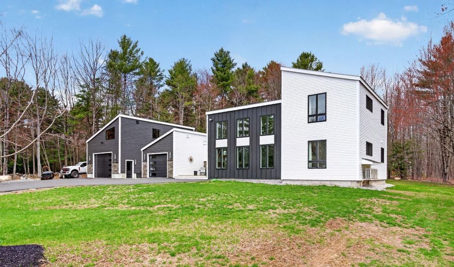 672 Danville Corner Rd, Auburn, ME 04210 - 3 Beds, 3 Bath