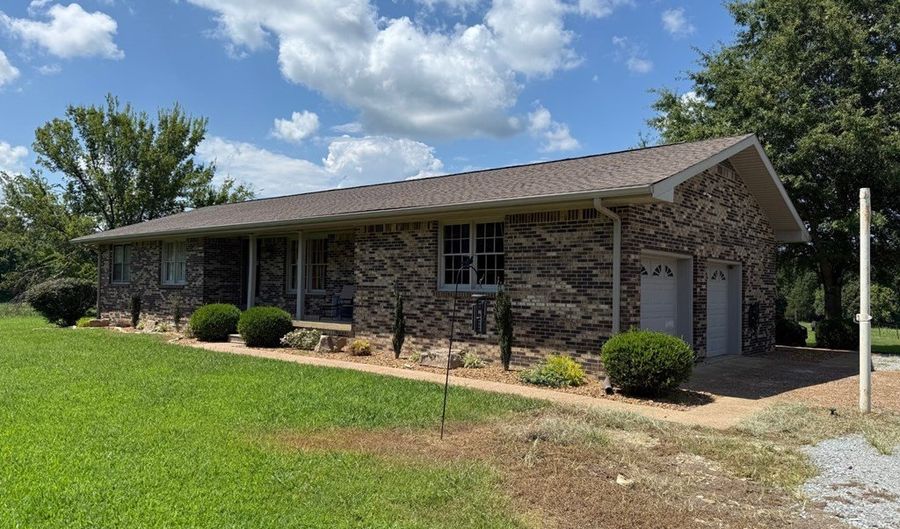 628 Tom White Rd, Big Sandy, TN 38221 - 3 Beds, 2 Bath