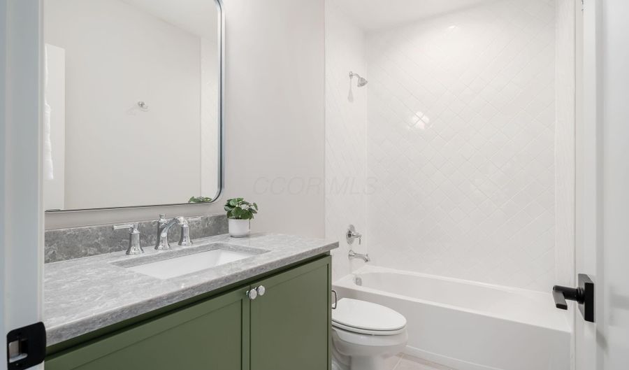 529 E Dominion Blvd, Columbus, OH 43214 - 6 Beds, 6 Bath