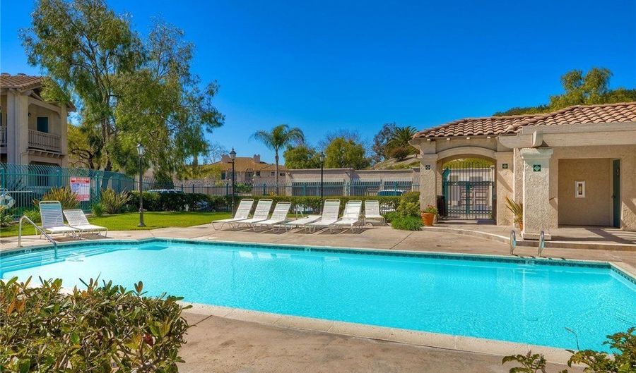 3432 Cameo Dr 62, Oceanside, CA 92056 - 2 Beds, 2 Bath