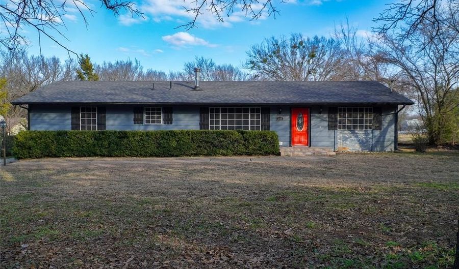 305 N Eastern St, Keene, TX 76059 - 3 Beds, 2 Bath
