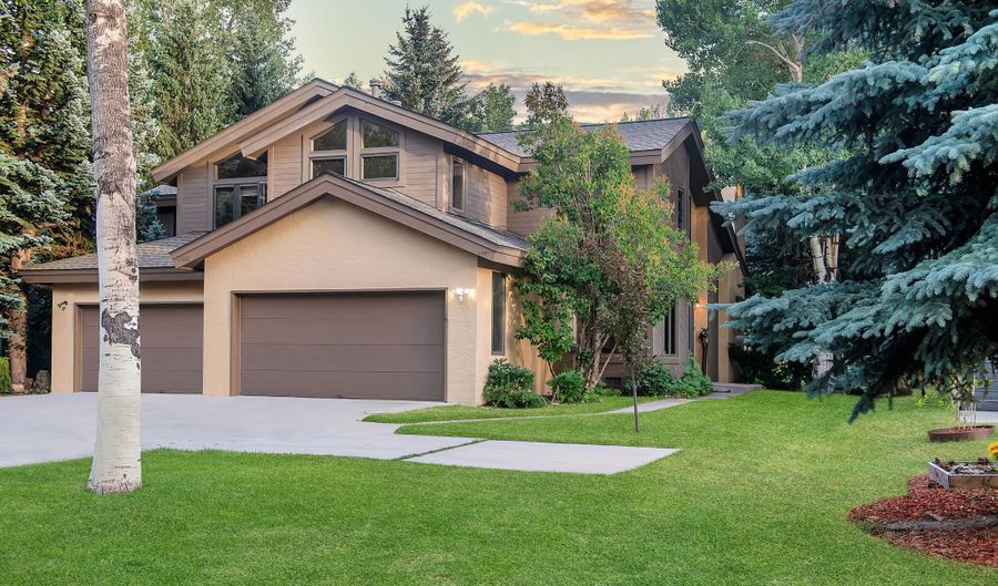 100 Deer Blvd B, Avon, CO 81620 - 4 Beds, 3 Bath