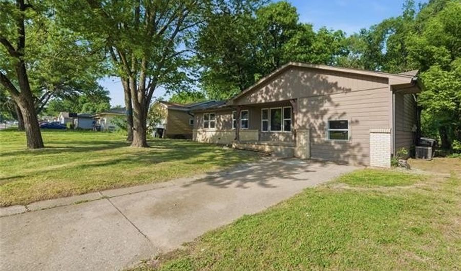 543 SE Wilshire Ave, Bartlesville, OK 74006 - 4 Beds, 1 Bath