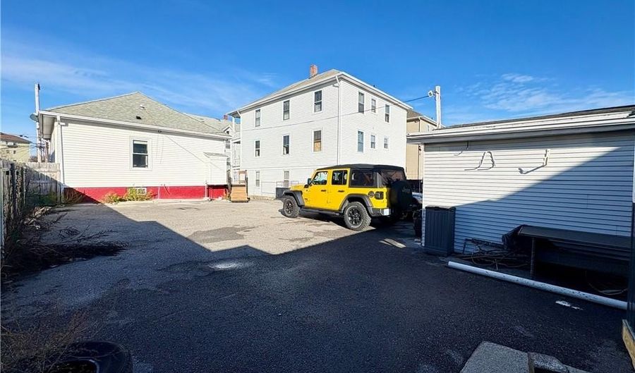 150 Cottage St, Central Falls, RI 02863 - 1 Beds, 2 Bath