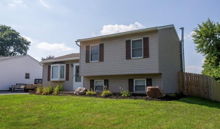1438 Peachtree Dr, Ashland, OH 44805 - 3 Beds, 2 Bath